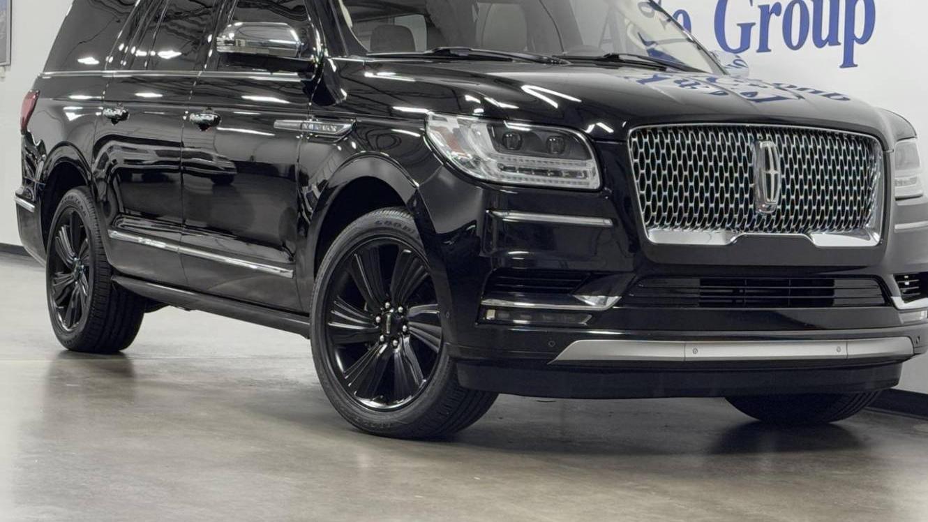 LINCOLN NAVIGATOR L 2018 5LMJJ3TT8JEL03730 image